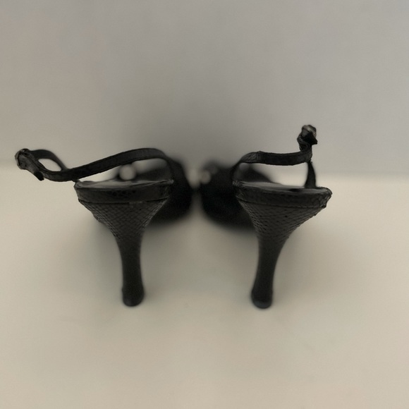 Kenneth Cole New York Black High Heels, Open Toe, Leather, Spain, Size 7.5. - Picture 6 of 7